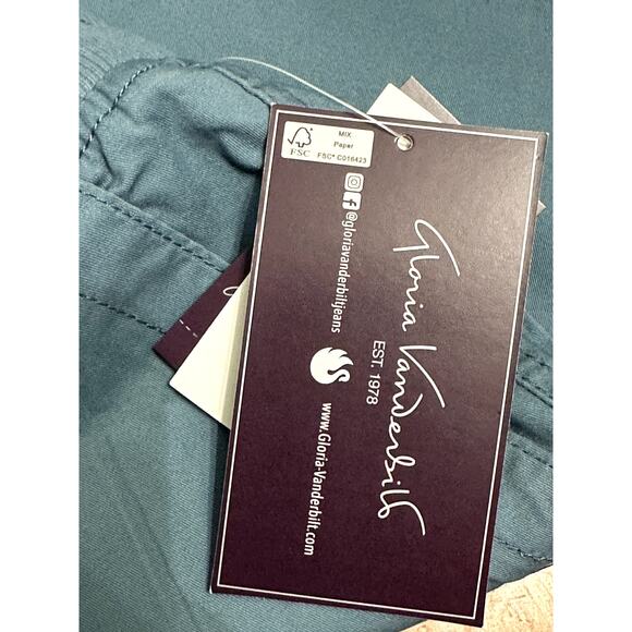 Gloria Vanderbilt Women's Blue Pull On Cargo Shorts 14 NWT - Picture 8 of 10